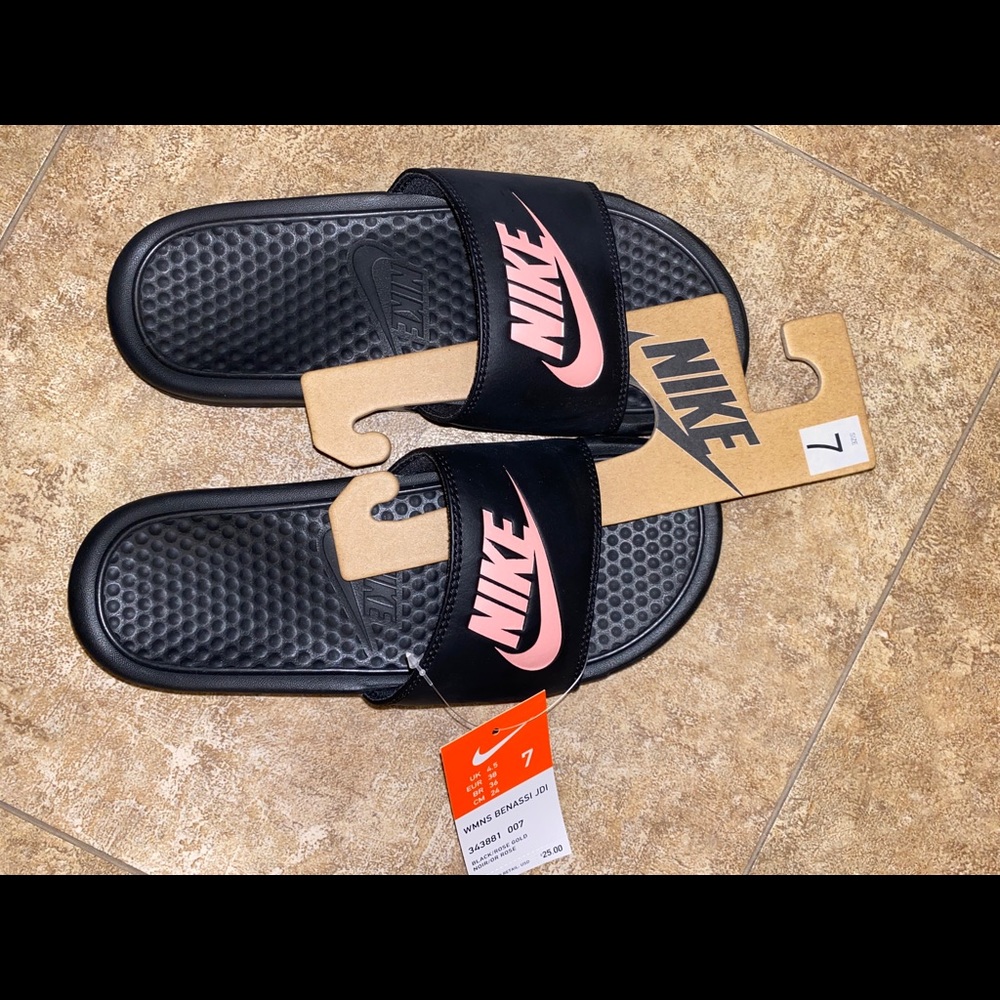 Nike sandels size 7 in black/rose gold NEW w/ tags